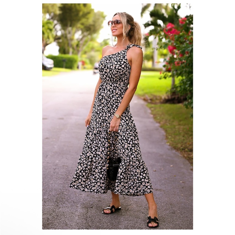 Pretty Garden Small Floral One-Shoulder Black Maxi Dress Sundress